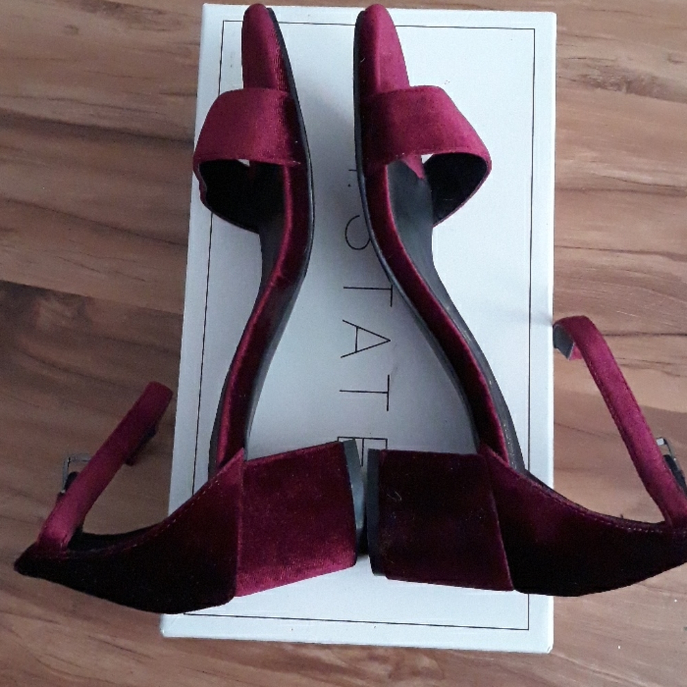 Sandal - Picture 2 of 2